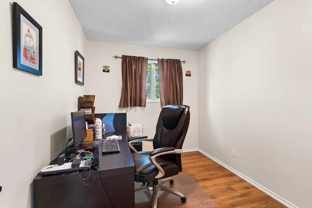 5 Mccullough Crescent Red Deer AB T8H 0J8