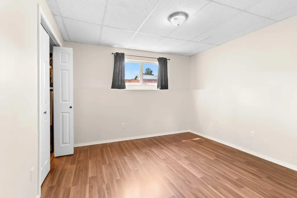 5 Mccullough Crescent Red Deer AB T8H 0J8