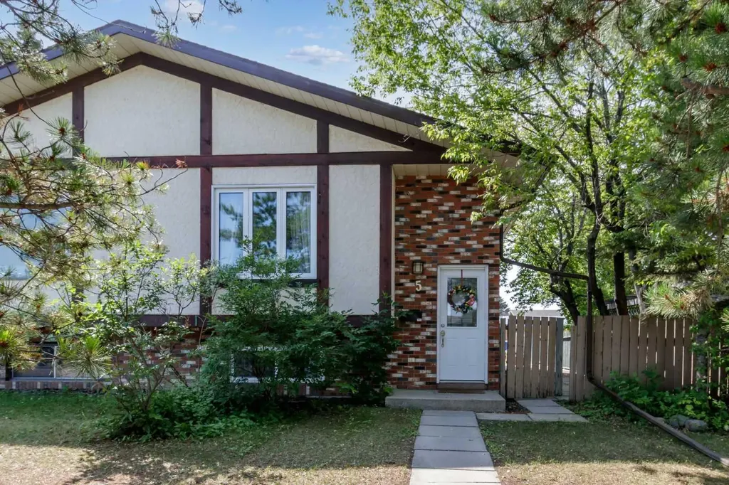 5 Mccullough Crescent Red Deer AB T8H 0J8