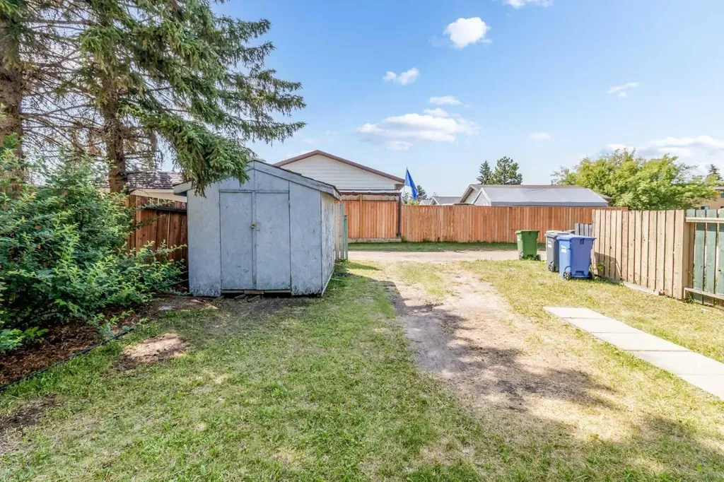 5 Mccullough Crescent Red Deer AB T8H 0J8