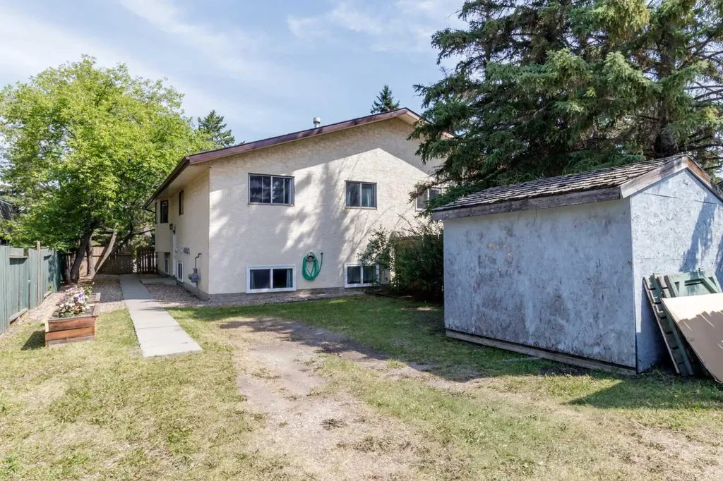 5 Mccullough Crescent Red Deer AB T8H 0J8