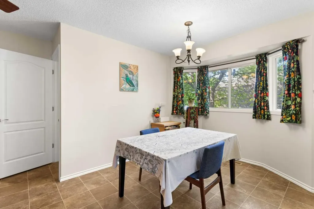 5 Mccullough Crescent Red Deer AB T8H 0J8