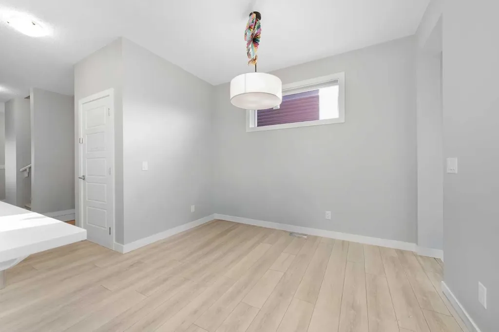 226 Ambleton Drive NW Calgary AB T3P1W7