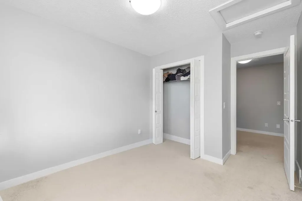 226 Ambleton Drive NW Calgary AB T3P1W7