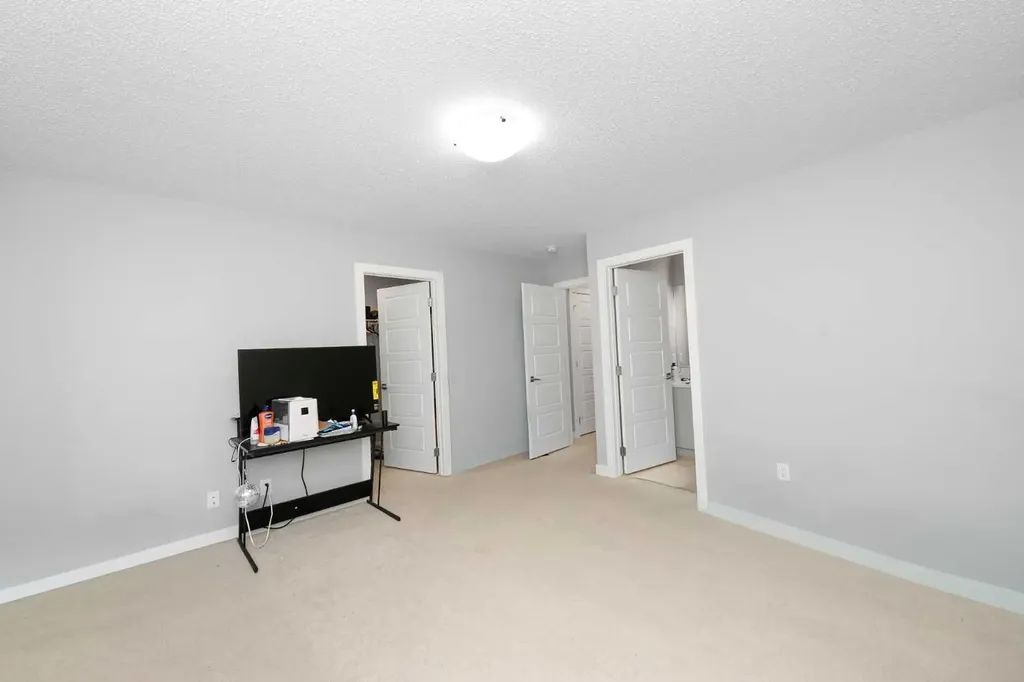 226 Ambleton Drive NW Calgary AB T3P1W7