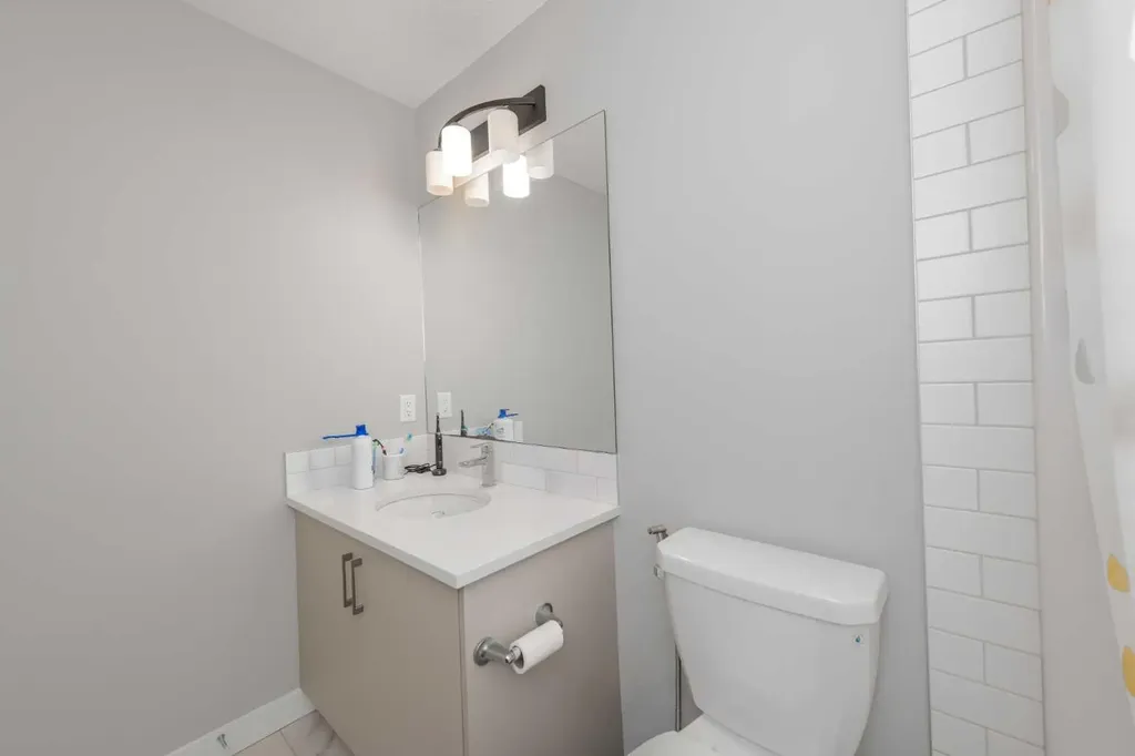 226 Ambleton Drive NW Calgary AB T3P1W7