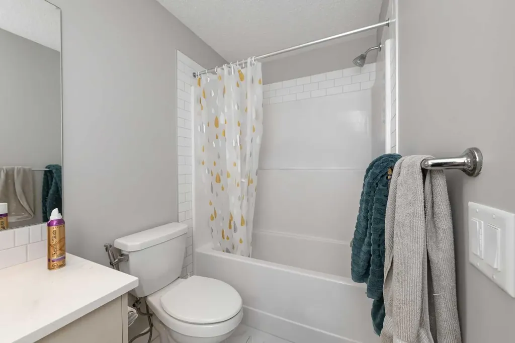 226 Ambleton Drive NW Calgary AB T3P1W7