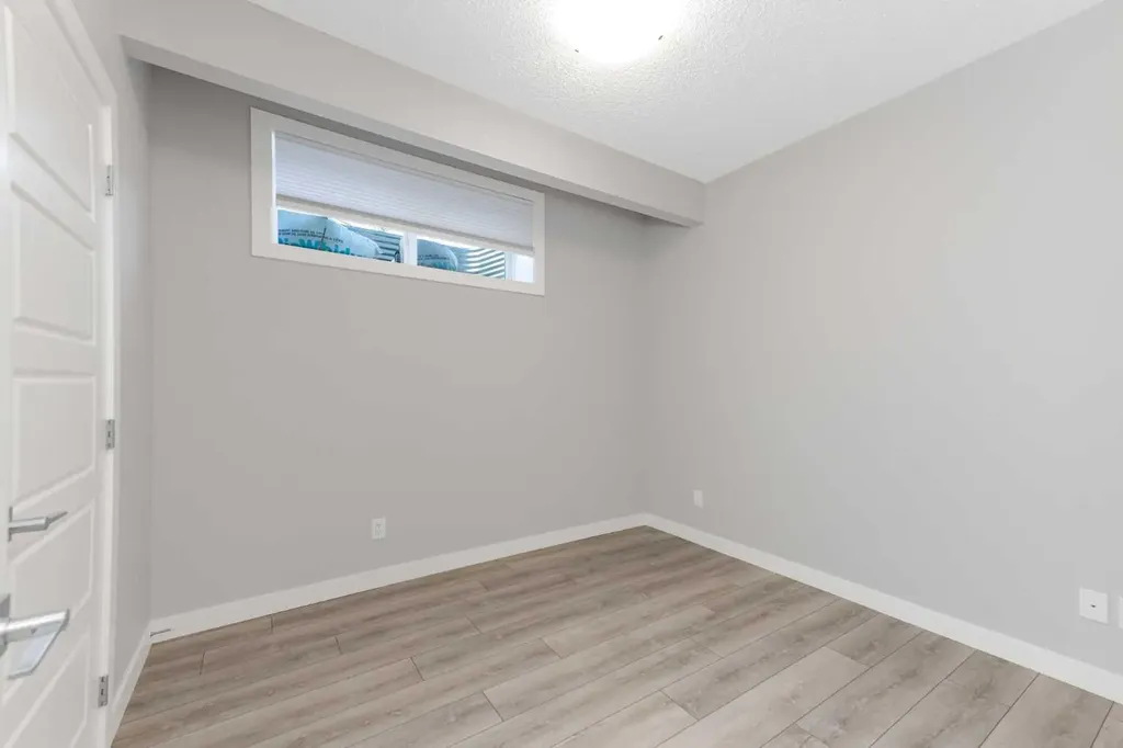 226 Ambleton Drive NW Calgary AB T3P1W7