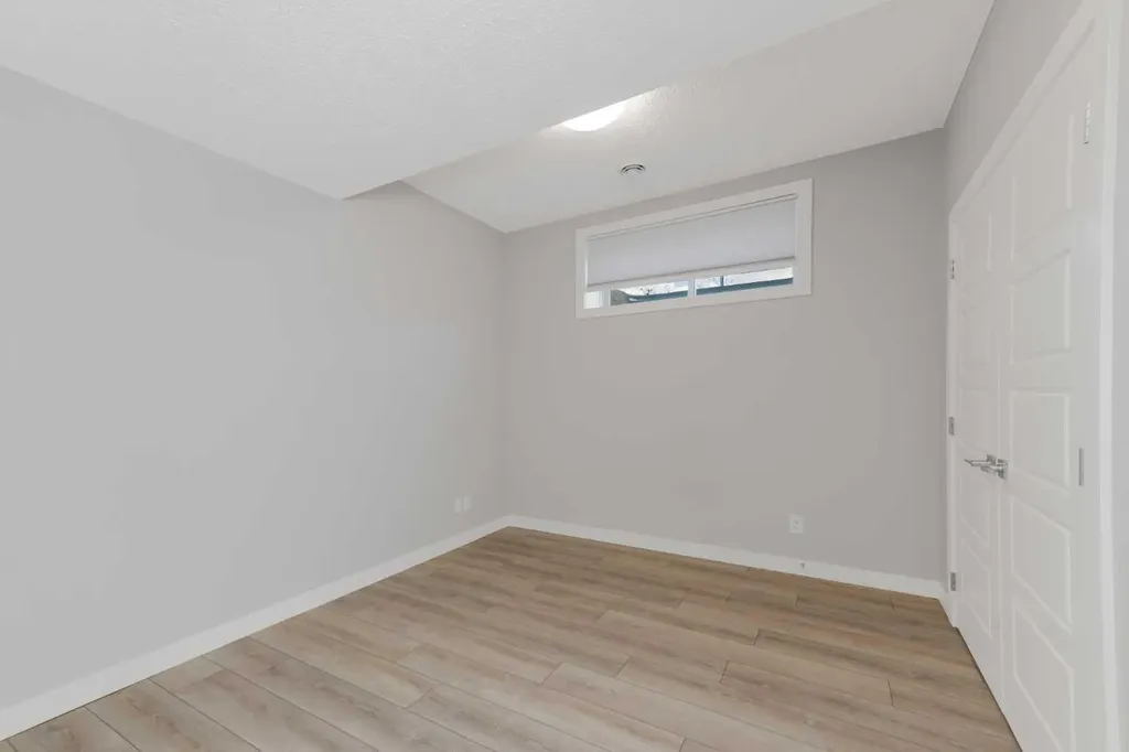 226 Ambleton Drive NW Calgary AB T3P1W7