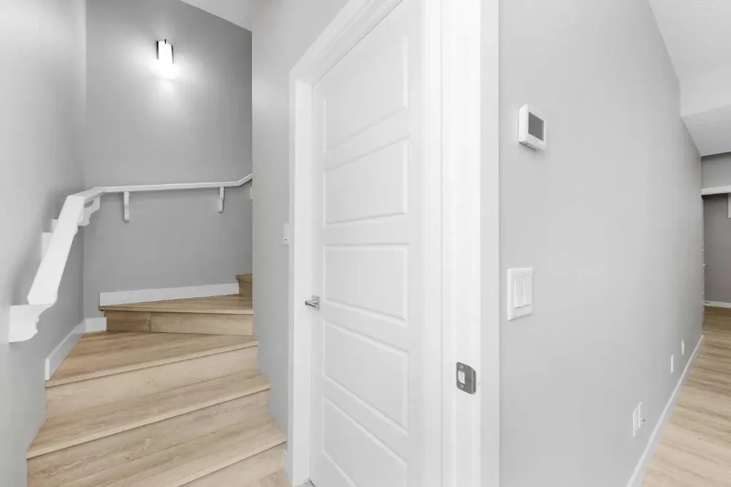 226 Ambleton Drive NW Calgary AB T3P1W7