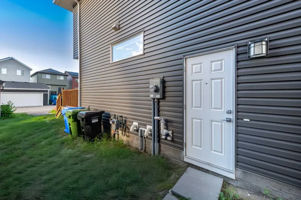 226 Ambleton Drive NW Calgary AB T3P1W7