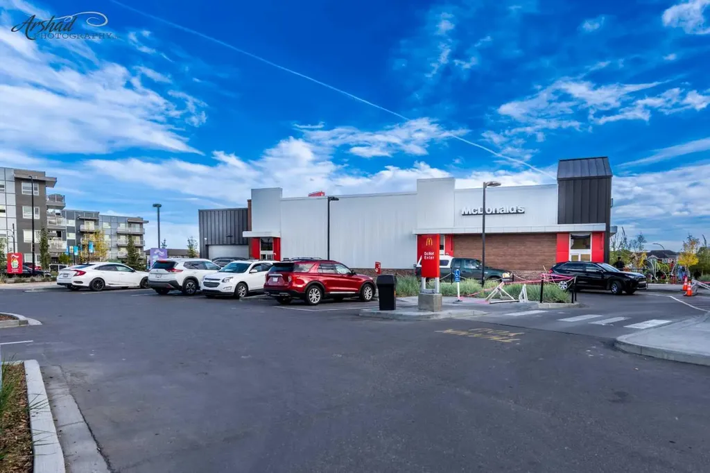 226 Ambleton Drive NW Calgary AB T3P1W7