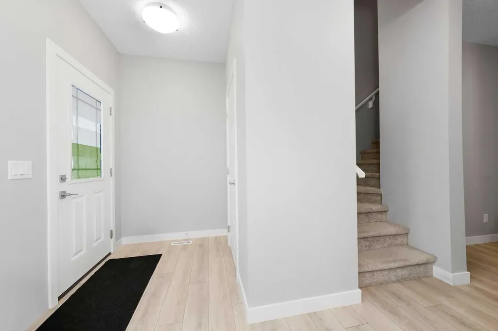 226 Ambleton Drive NW Calgary AB T3P1W7