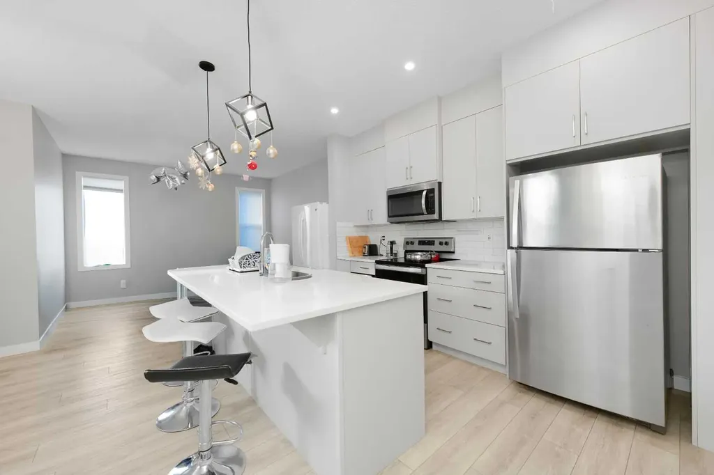 226 Ambleton Drive NW Calgary AB T3P1W7