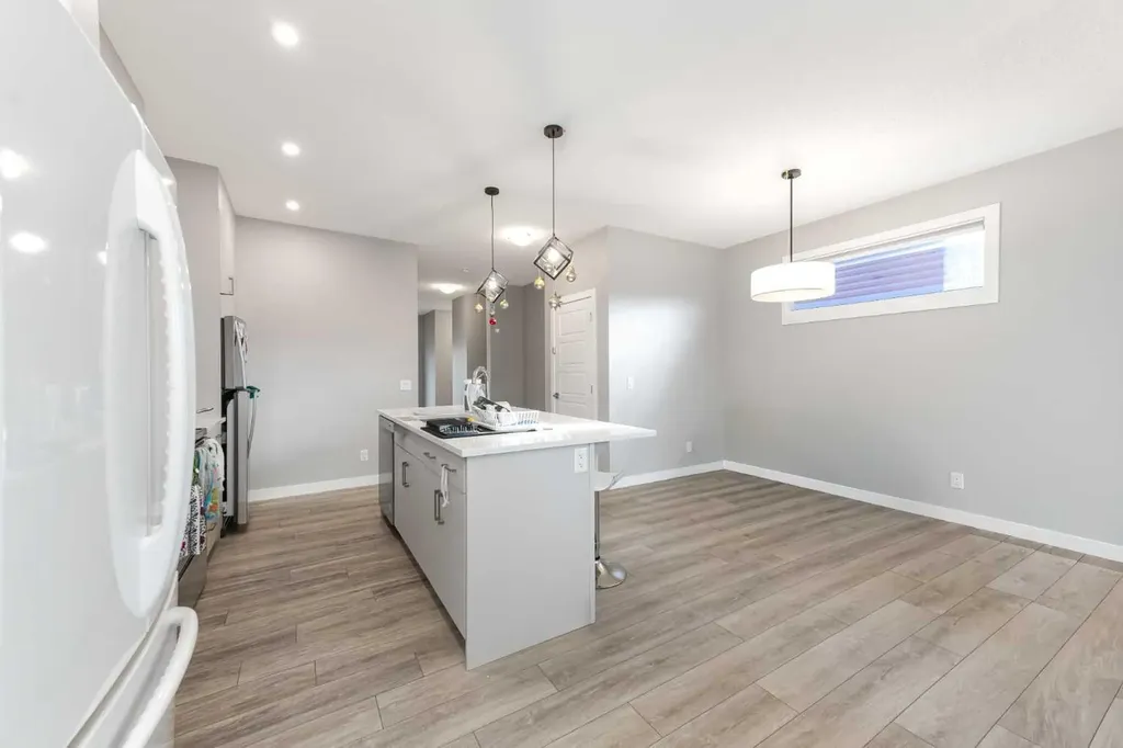 226 Ambleton Drive NW Calgary AB T3P1W7