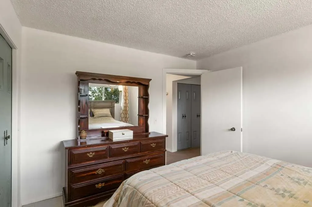 39 Maryvale Crescent NE Calgary AB T2A 2V5
