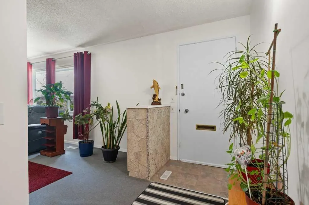 39 Maryvale Crescent NE Calgary AB T2A 2V5