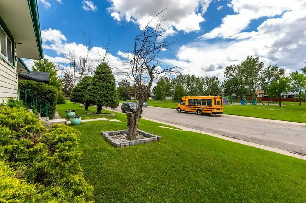 39 Maryvale Crescent NE Calgary AB T2A 2V5