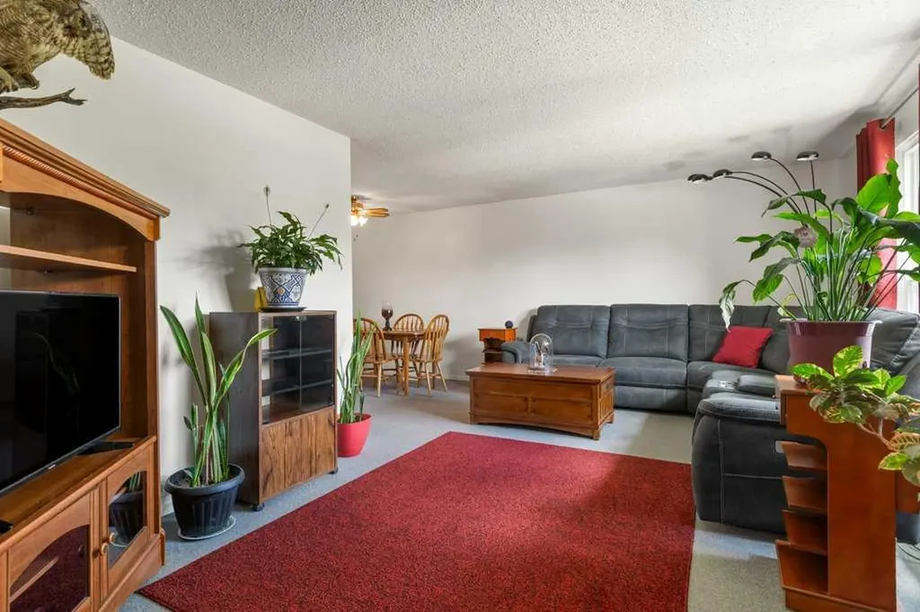 39 Maryvale Crescent NE Calgary AB T2A 2V5