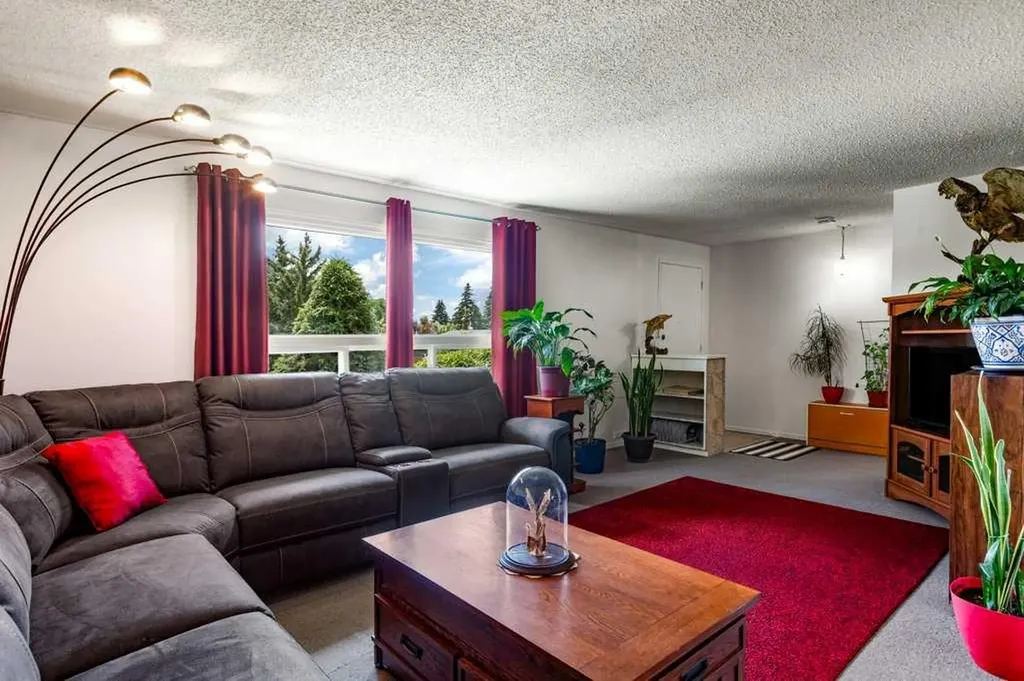39 Maryvale Crescent NE Calgary AB T2A 2V5