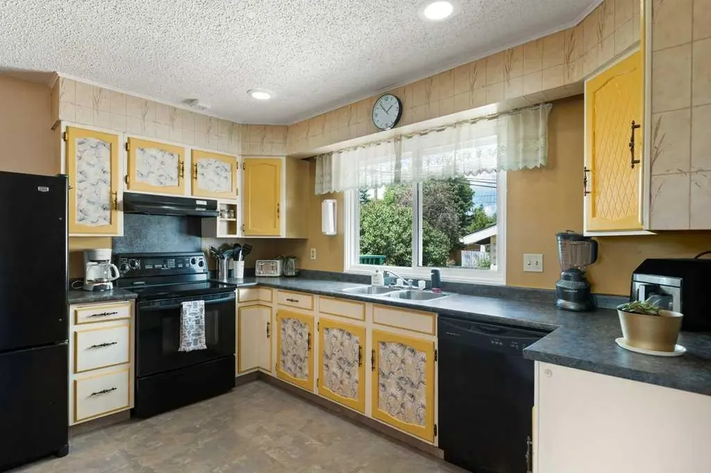 39 Maryvale Crescent NE Calgary AB T2A 2V5