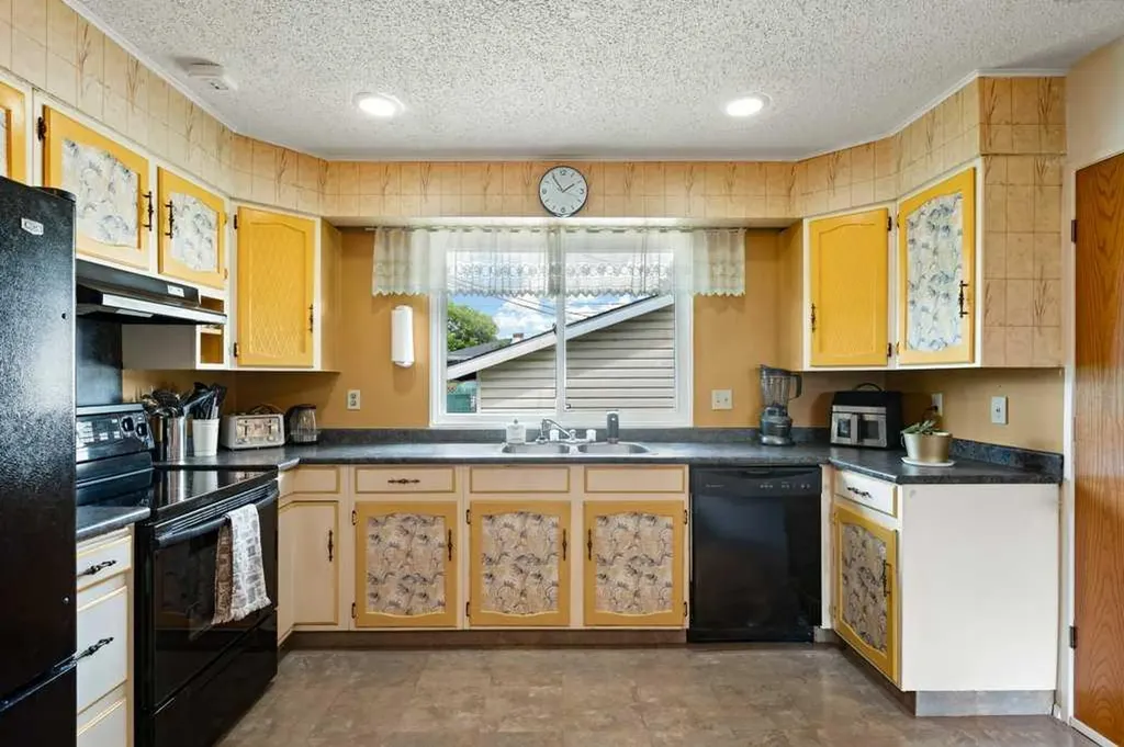 39 Maryvale Crescent NE Calgary AB T2A 2V5