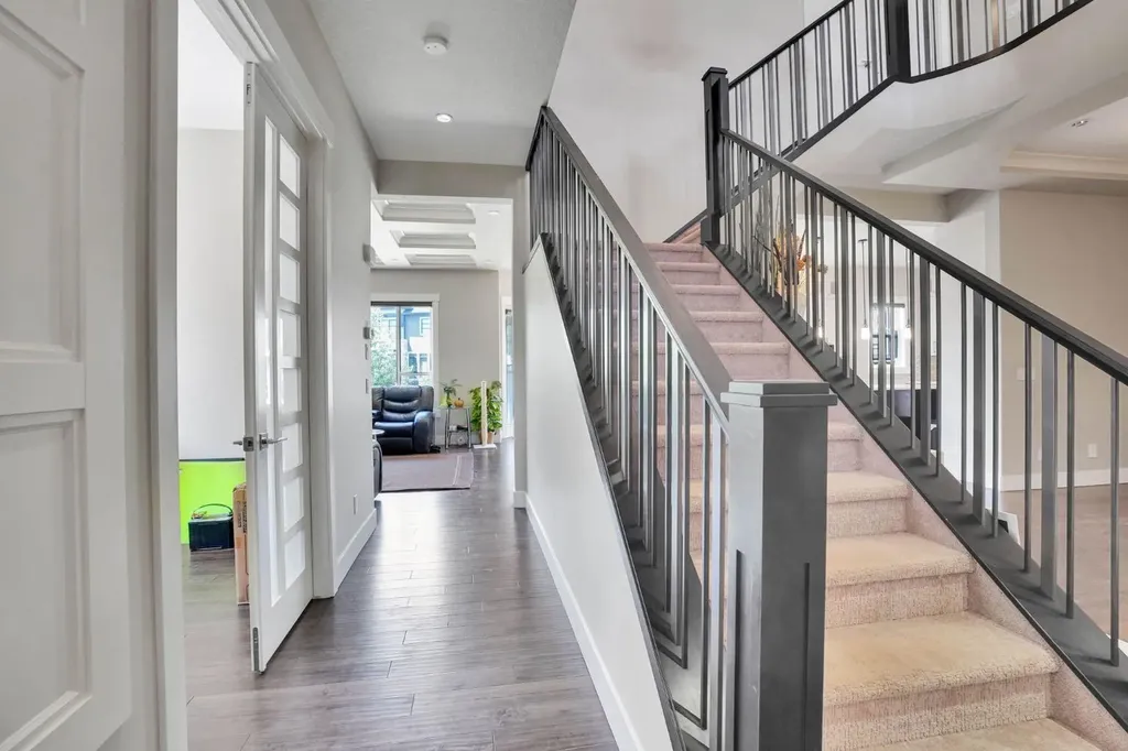 113 Kinniburgh Bay Chestermere AB T1X0M2