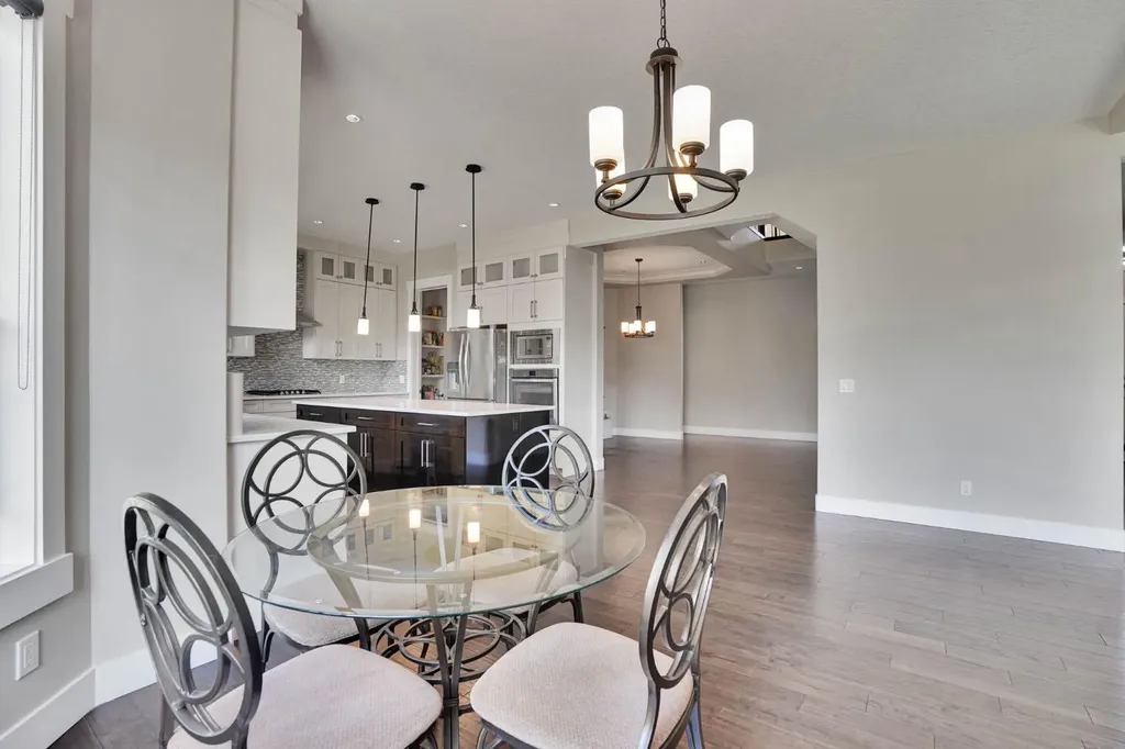 113 Kinniburgh Bay Chestermere AB T1X0M2