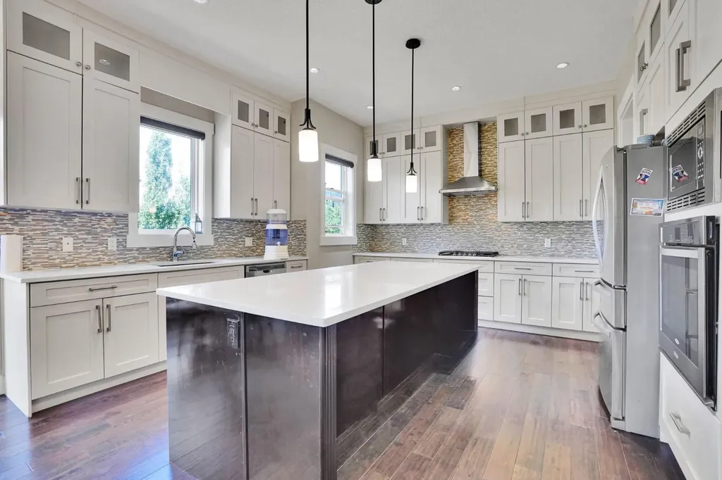 113 Kinniburgh Bay Chestermere AB T1X0M2