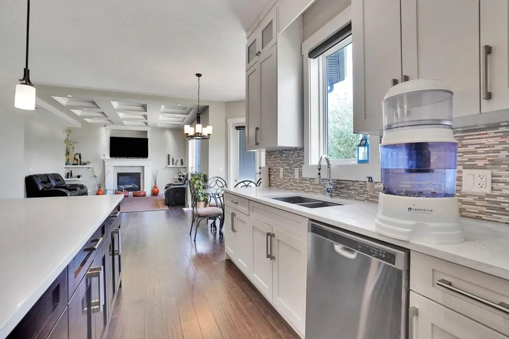 113 Kinniburgh Bay Chestermere AB T1X0M2