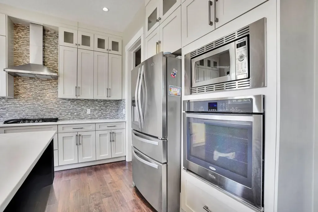 113 Kinniburgh Bay Chestermere AB T1X0M2