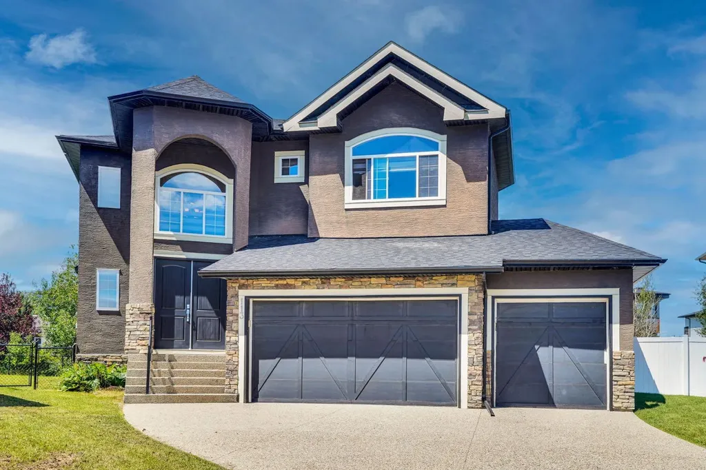 113 Kinniburgh Bay Chestermere AB T1X0M2