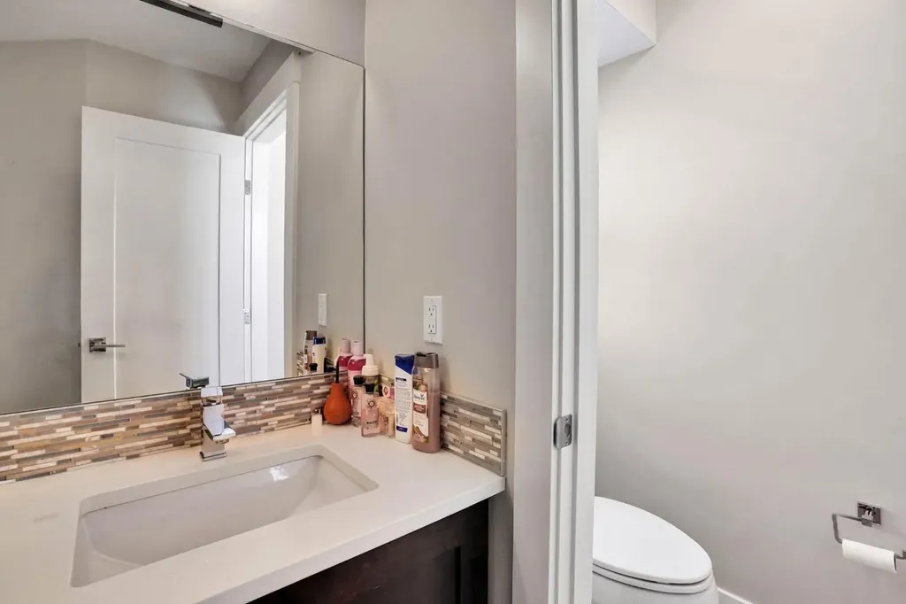 113 Kinniburgh Bay Chestermere AB T1X0M2