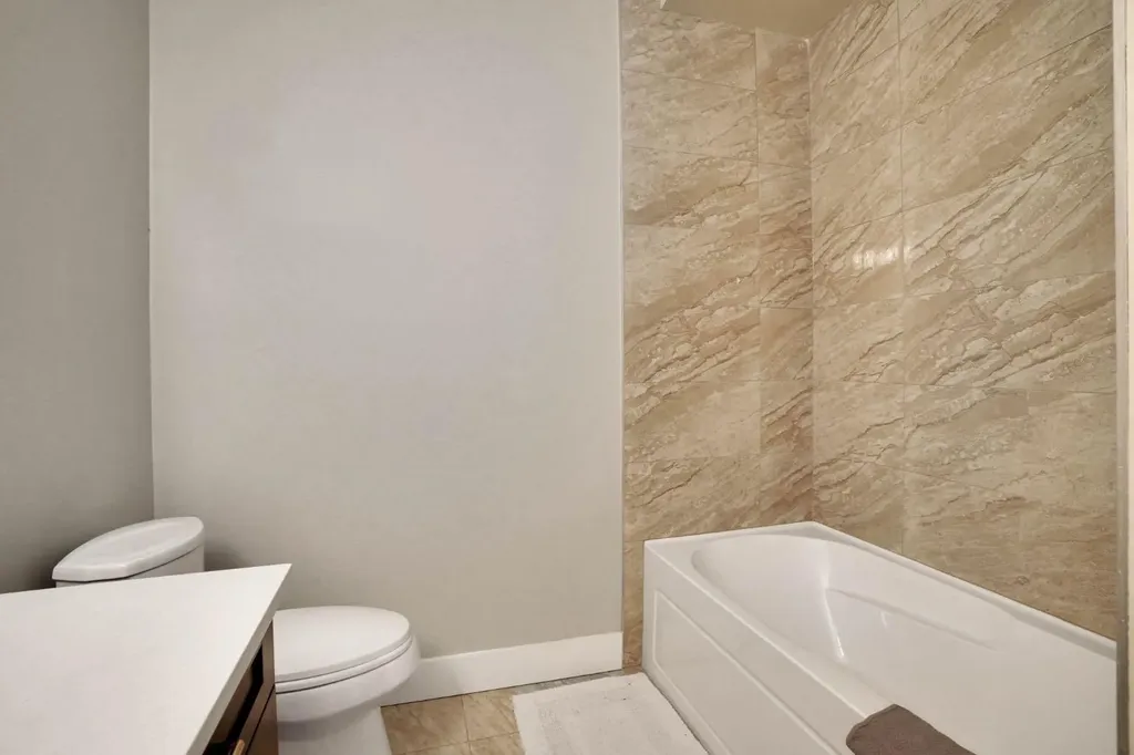 113 Kinniburgh Bay Chestermere AB T1X0M2