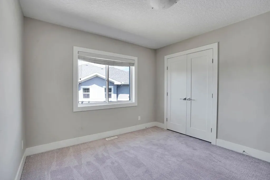 113 Kinniburgh Bay Chestermere AB T1X0M2