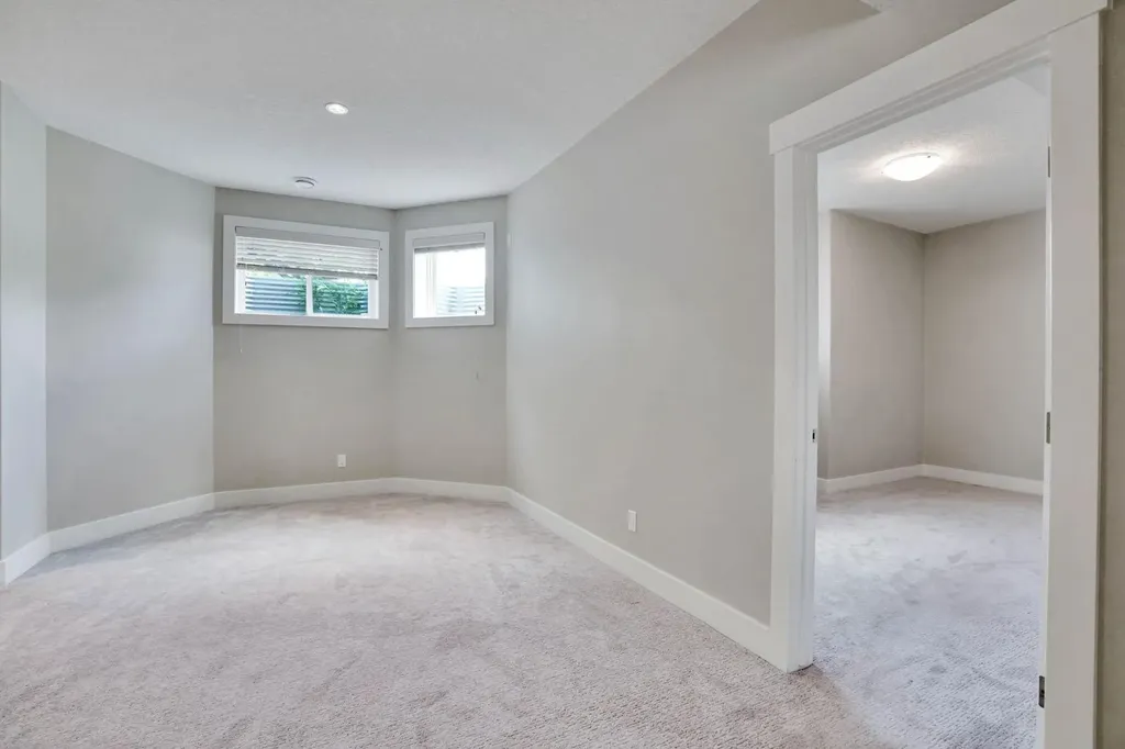 113 Kinniburgh Bay Chestermere AB T1X0M2