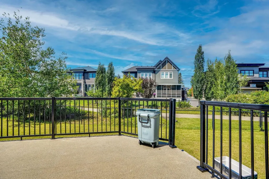 113 Kinniburgh Bay Chestermere AB T1X0M2