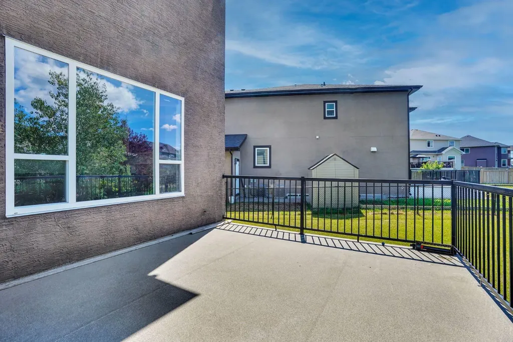113 Kinniburgh Bay Chestermere AB T1X0M2