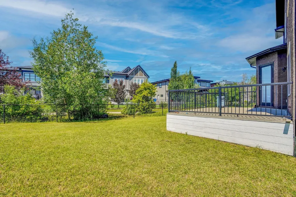113 Kinniburgh Bay Chestermere AB T1X0M2