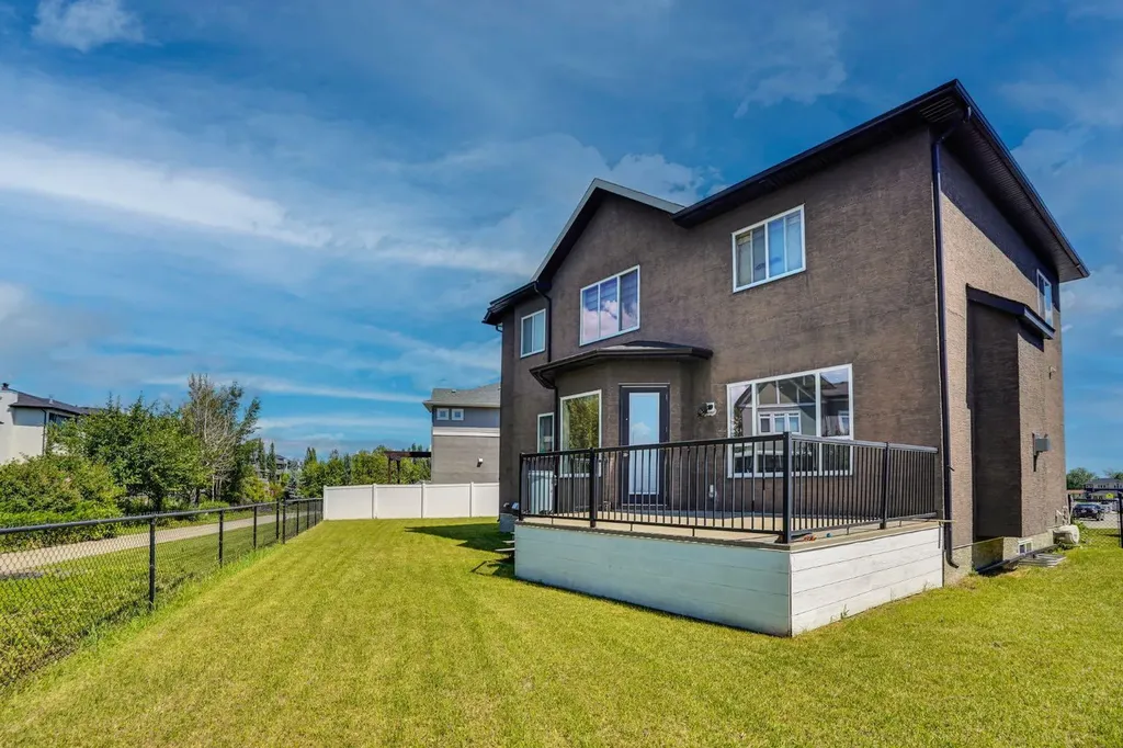 113 Kinniburgh Bay Chestermere AB T1X0M2