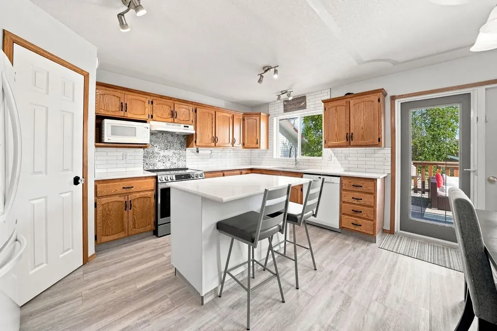 155 Lampard Crescent Red Deer AB T4R 2W7
