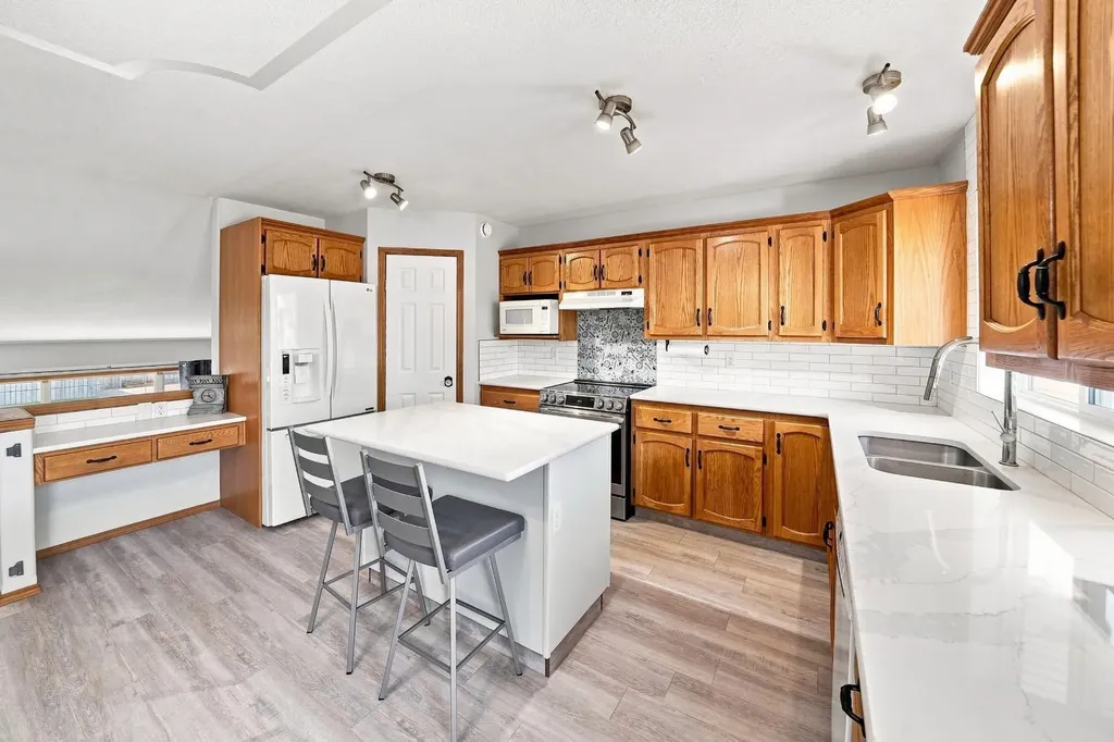 155 Lampard Crescent Red Deer AB T4R 2W7