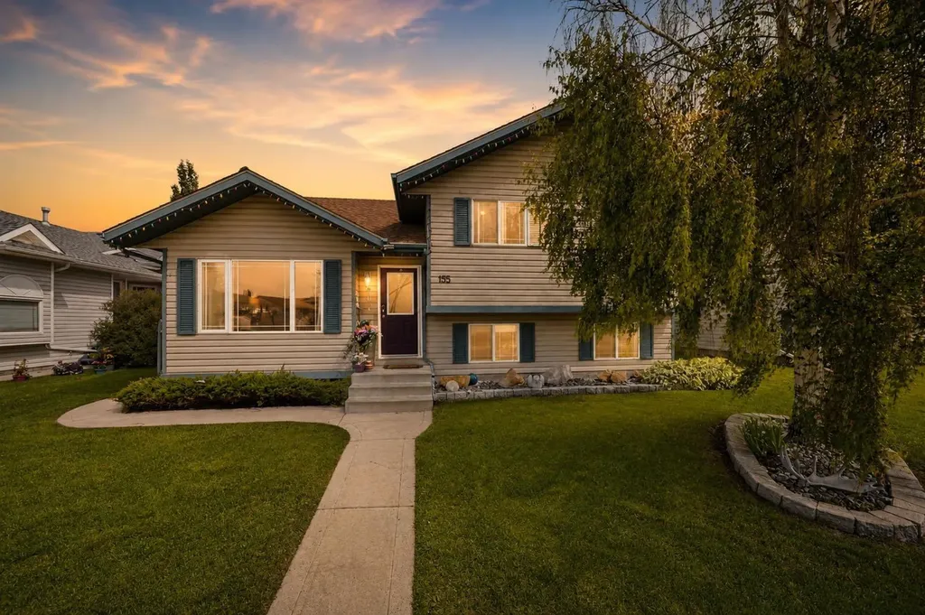 155 Lampard Crescent Red Deer AB T4R 2W7