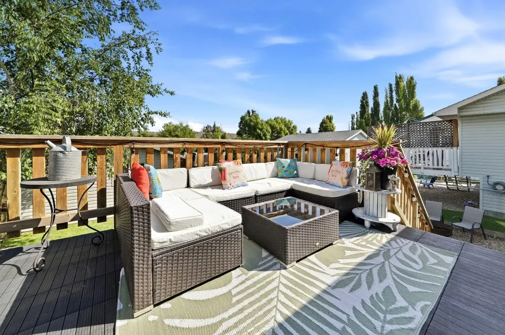155 Lampard Crescent Red Deer AB T4R 2W7