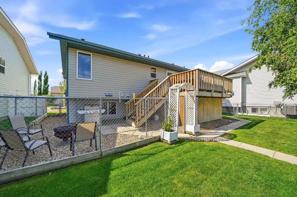 155 Lampard Crescent Red Deer AB T4R 2W7
