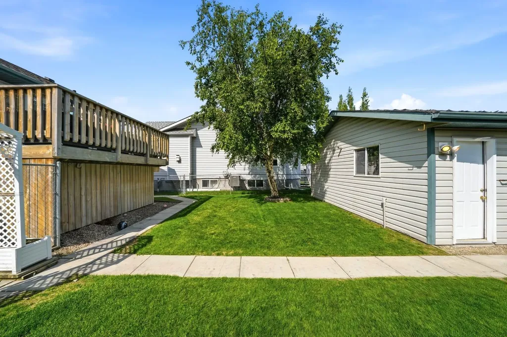 155 Lampard Crescent Red Deer AB T4R 2W7