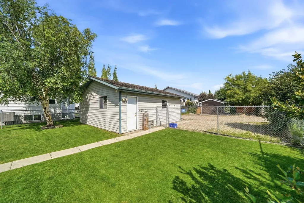 155 Lampard Crescent Red Deer AB T4R 2W7