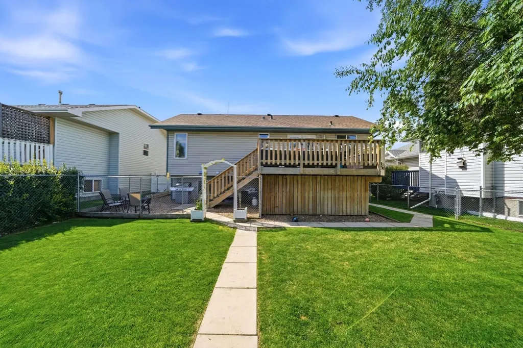 155 Lampard Crescent Red Deer AB T4R 2W7