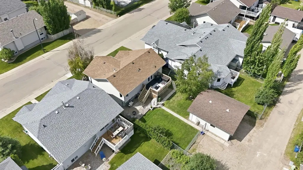 155 Lampard Crescent Red Deer AB T4R 2W7