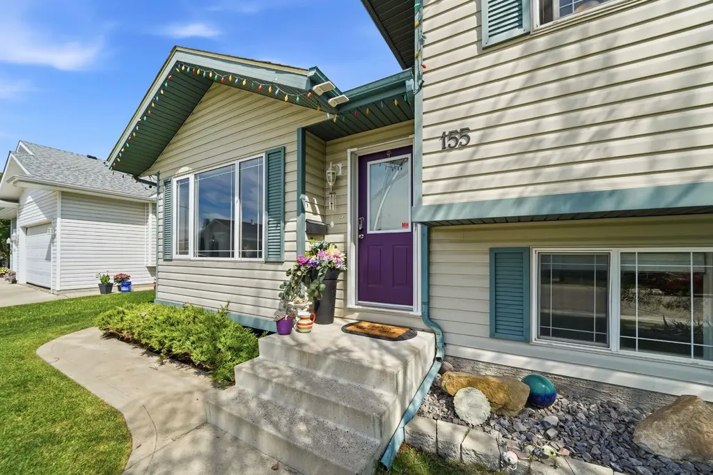 155 Lampard Crescent Red Deer AB T4R 2W7